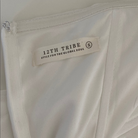 12TH TRIBE White Strapless Gown with Off-the-Shoulder Neckline Small Size - Picture 10 of 10